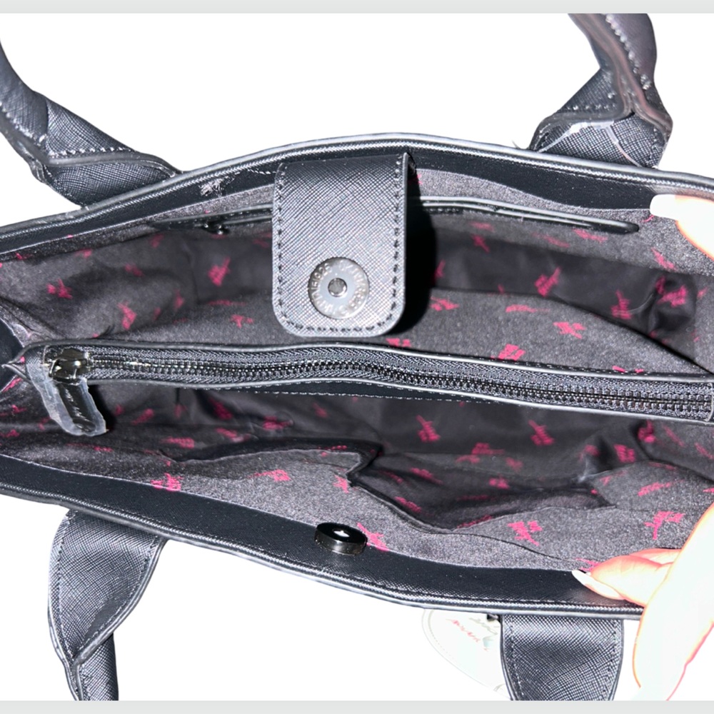 BETSEY JOHNSON XL BLACK SUGAR SKULL & HEARTS DOUBLE HANDLE/CHAIN STRAPS TOTE NWT - Picture 9 of 15